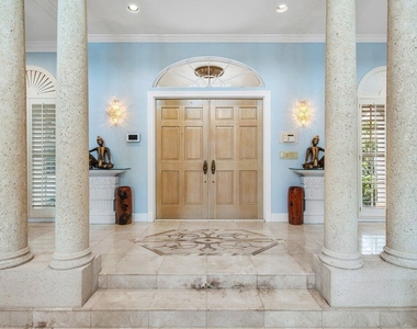 2540 Fairway Island Drive - Photo Thumbnail 5