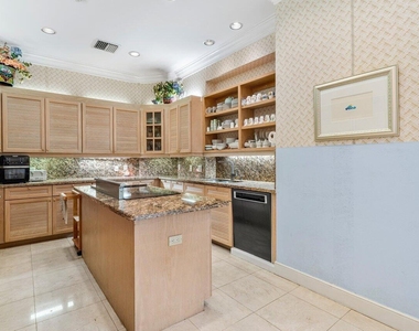 2540 Fairway Island Drive - Photo Thumbnail 13