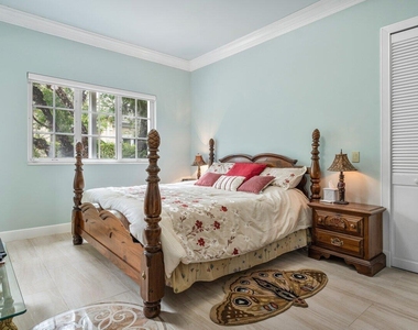 2540 Fairway Island Drive - Photo Thumbnail 18