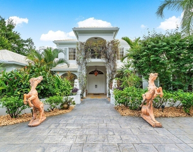 2540 Fairway Island Drive - Photo Thumbnail 3