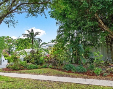 2540 Fairway Island Drive - Photo Thumbnail 2