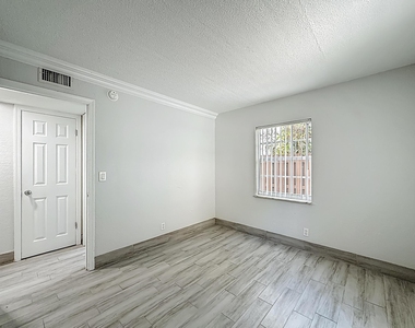 337 Kenilworth Boulevard - Photo Thumbnail 3