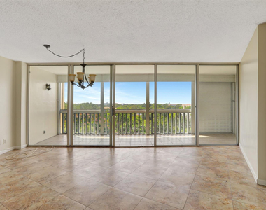 6921 Environ Boulevard - Photo Thumbnail 4