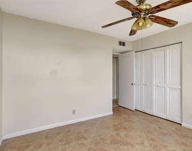 6921 Environ Boulevard - Photo Thumbnail 14