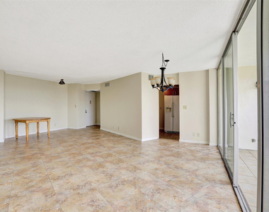 6921 Environ Boulevard - Photo Thumbnail 3