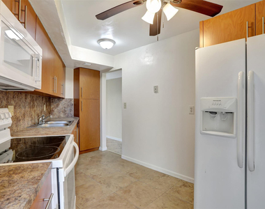 6921 Environ Boulevard - Photo Thumbnail 6