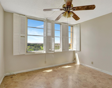 6921 Environ Boulevard - Photo Thumbnail 13