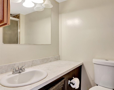 6921 Environ Boulevard - Photo Thumbnail 11