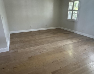 2704 Cardinal Drive - Photo Thumbnail 13