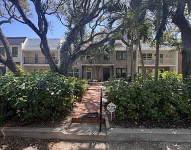 2704 Cardinal Drive - Photo Thumbnail 1