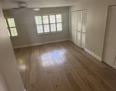 2704 Cardinal Drive - Photo Thumbnail 11