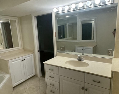 2704 Cardinal Drive - Photo Thumbnail 16