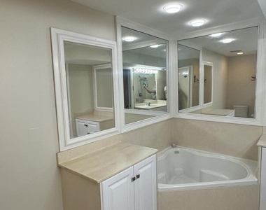 2704 Cardinal Drive - Photo Thumbnail 15