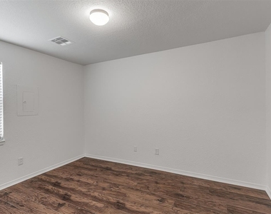 1608 Nw 7th Street - Photo Thumbnail 15