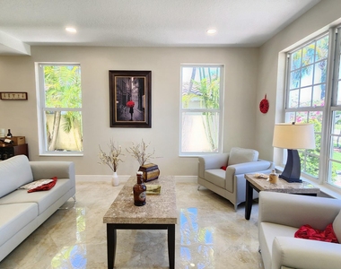 1851 Corsica Drive - Photo Thumbnail 7