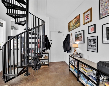 3123 N Davidson Street - Photo Thumbnail 6