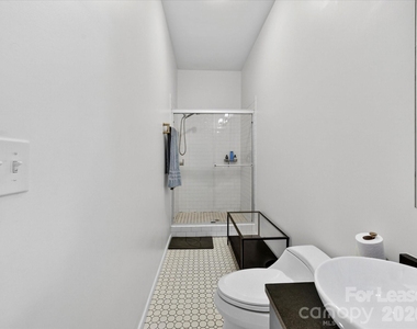 3123 N Davidson Street - Photo Thumbnail 22