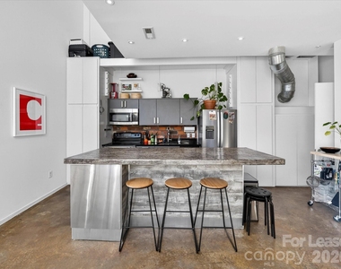 3123 N Davidson Street - Photo Thumbnail 10