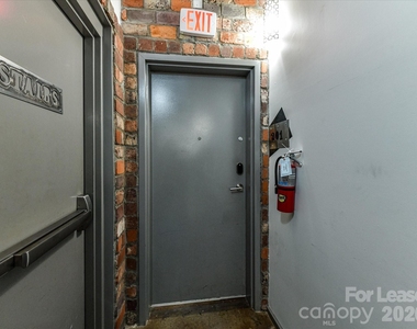 3123 N Davidson Street - Photo Thumbnail 5