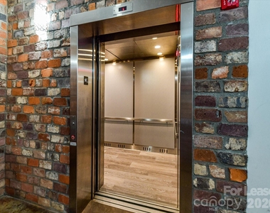 3123 N Davidson Street - Photo Thumbnail 4