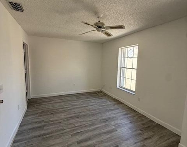 314 Waterside Drive - Photo Thumbnail 4