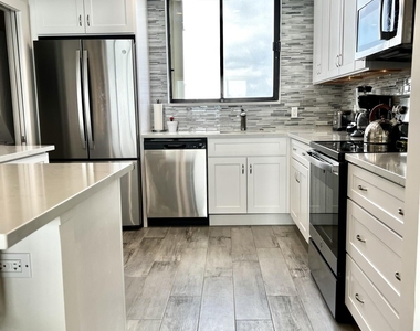 300 Ocean Trail Way - Photo Thumbnail 3