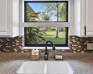 671 Sw South River Drive - Photo Thumbnail 16