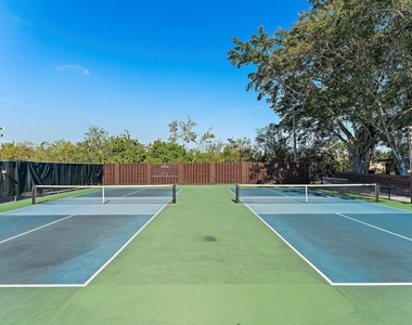 671 Sw South River Drive - Photo Thumbnail 48