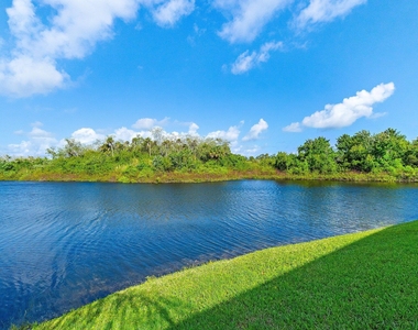 671 Sw South River Drive - Photo Thumbnail 31