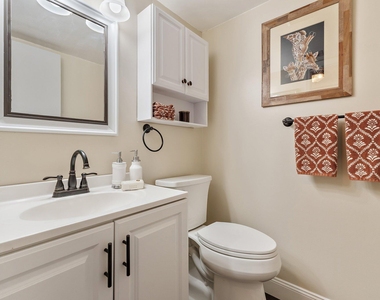 671 Sw South River Drive - Photo Thumbnail 17