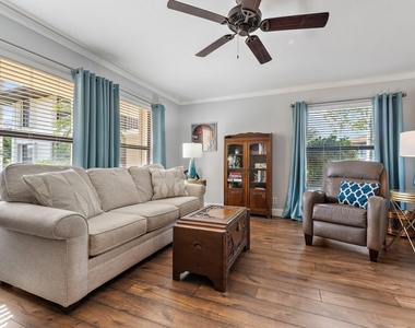 671 Sw South River Drive - Photo Thumbnail 6