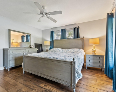 671 Sw South River Drive - Photo Thumbnail 22