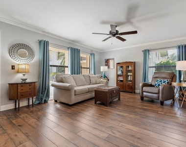 671 Sw South River Drive - Photo Thumbnail 5
