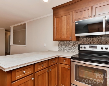 420 Seneca Place - Photo Thumbnail 13