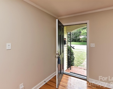 420 Seneca Place - Photo Thumbnail 8