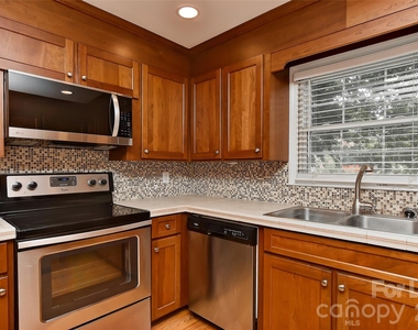 420 Seneca Place - Photo Thumbnail 11