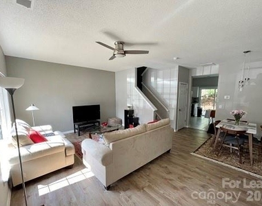 8049 Stoneham Court - Photo Thumbnail 2