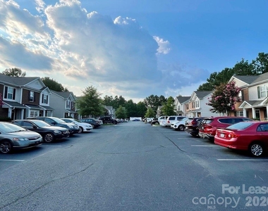 8049 Stoneham Court - Photo Thumbnail 17