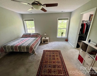 8049 Stoneham Court - Photo Thumbnail 11