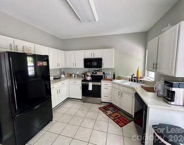 8049 Stoneham Court - Photo Thumbnail 6