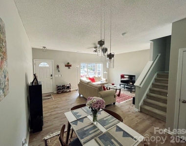 8049 Stoneham Court - Photo Thumbnail 5