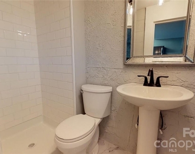 428 Hawthorne Lane - Photo Thumbnail 9