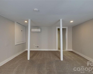428 Hawthorne Lane - Photo Thumbnail 3