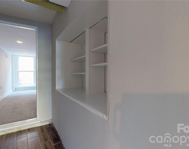 428 Hawthorne Lane - Photo Thumbnail 7