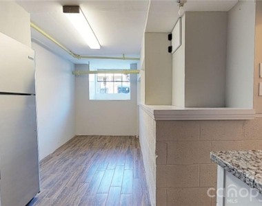 428 Hawthorne Lane - Photo Thumbnail 8