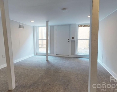 428 Hawthorne Lane - Photo Thumbnail 2