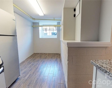 428 Hawthorne Lane - Photo Thumbnail 6