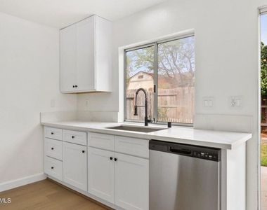 5361 Hidalgo Street - Photo Thumbnail 3