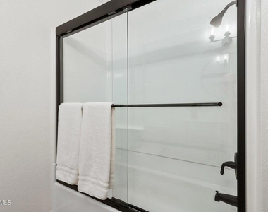5361 Hidalgo Street - Photo Thumbnail 7