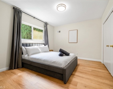 5400 Nagle Avenue - Photo Thumbnail 32